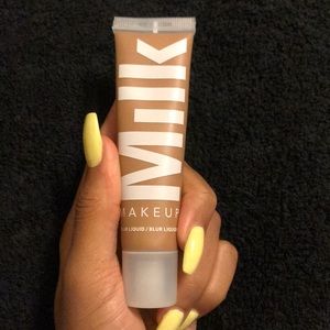 MILK MAKEUP MATTE BLUR FOUNDATION (CARAMEL)
